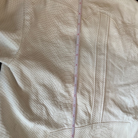 White leather jacket - BCBG maxazria runway - Picture 9 of 12